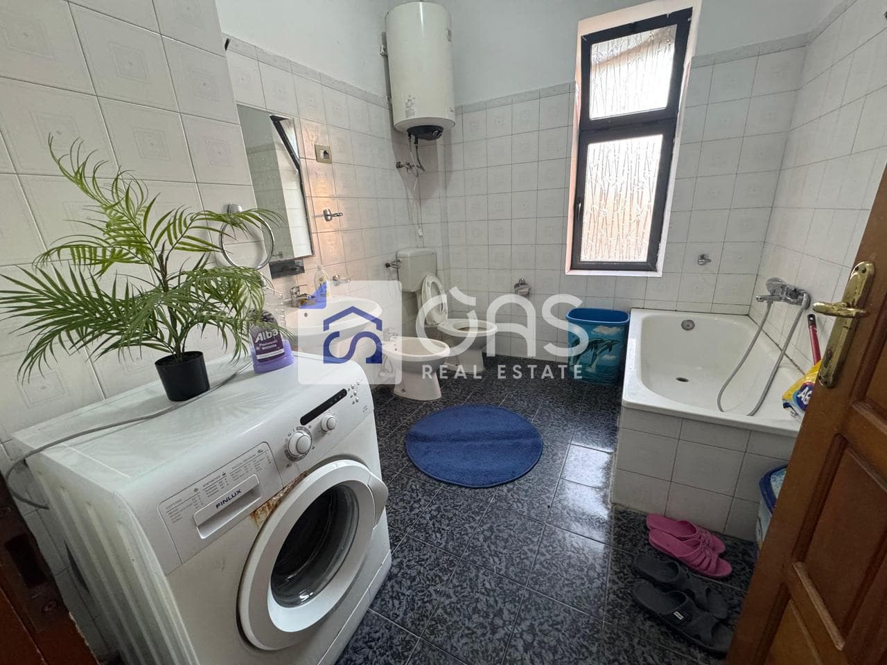 Jepet apartament me qera 1+1 Rruga Dibres 3