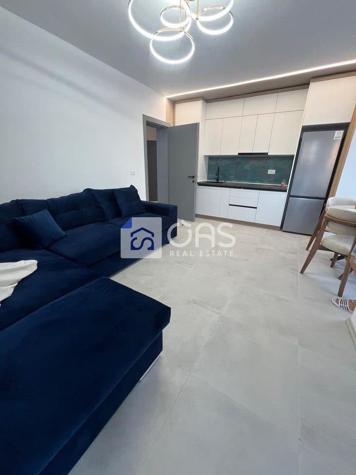 Jepet me qera apartament 2+1 Ne Qender 4