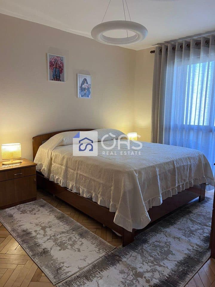 jepet me qera apartament 2+1 tek Rruga e Elbasanit