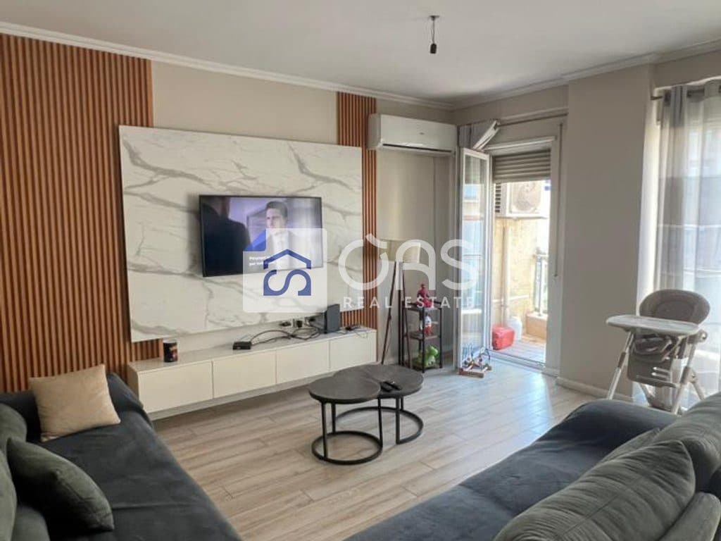 Shitet Apartament 3+1+Verande Ne Laprake cmimi 248,000euro