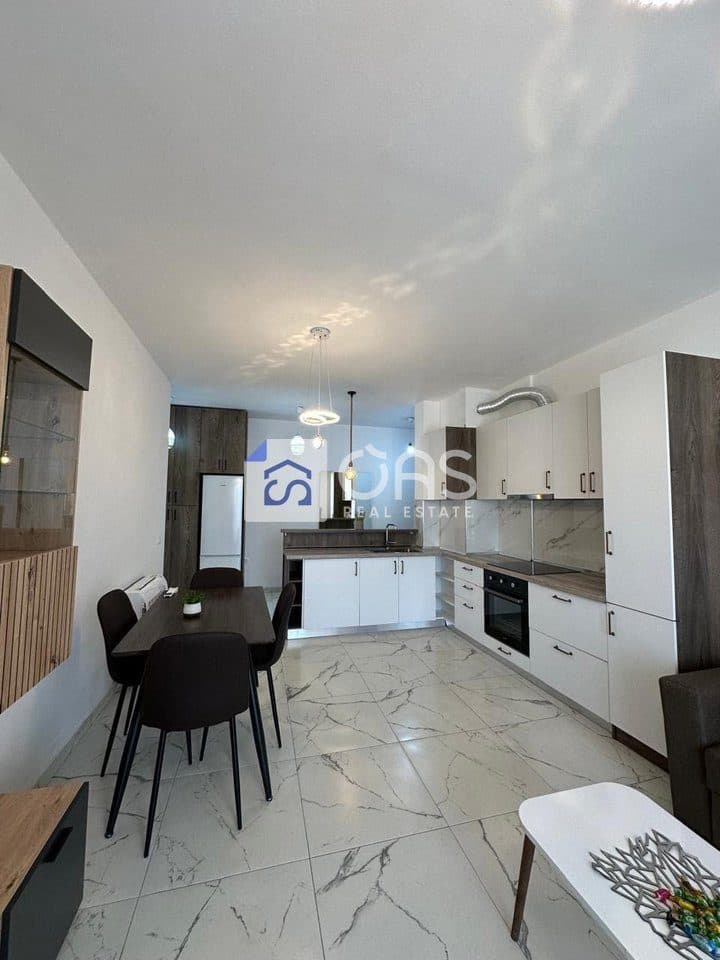 Jepet apartament 2+1+Parkim me qera Te Univers City 2