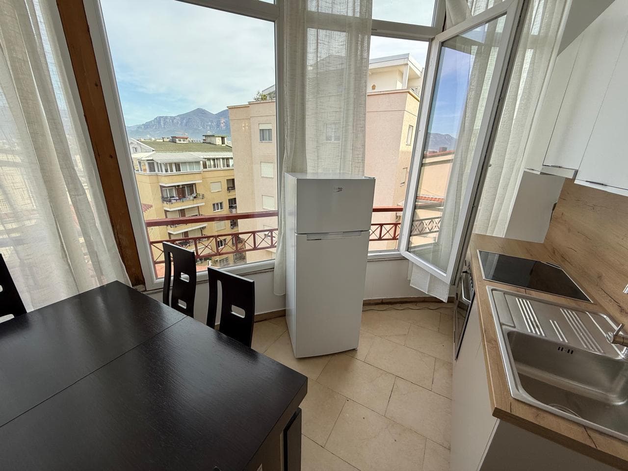 Jepet me qera apartament 1+1 tek Kodra Diellit 3