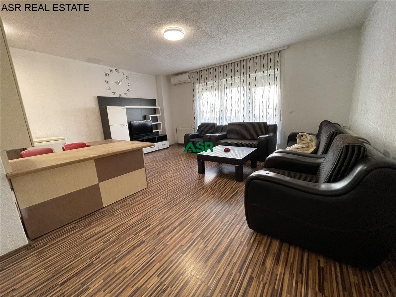 Lëshohet banesa penthouse me qira në lagjen Lakrishte