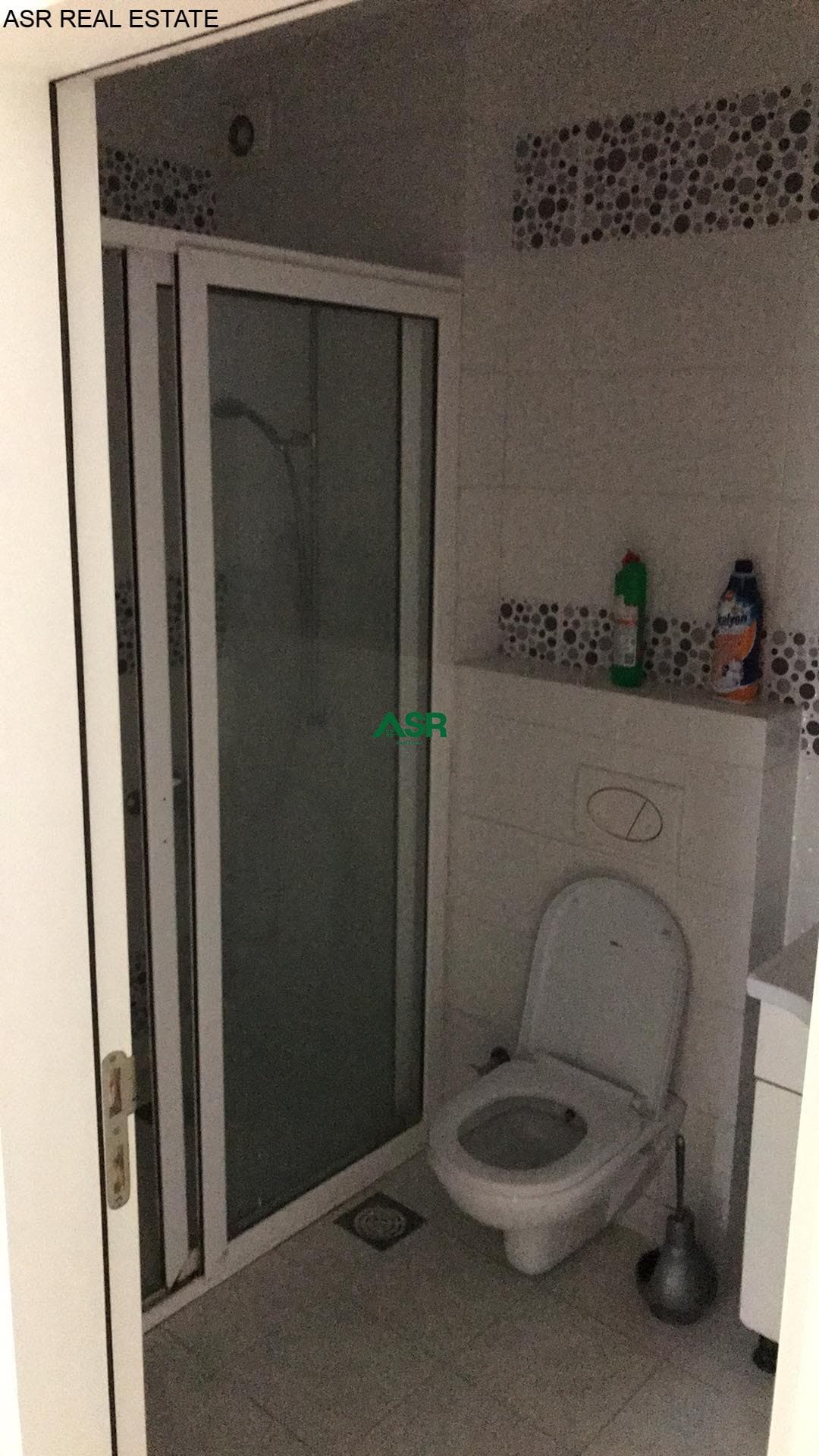 Lëshohet banesa me qera në lagjën e Spitalit