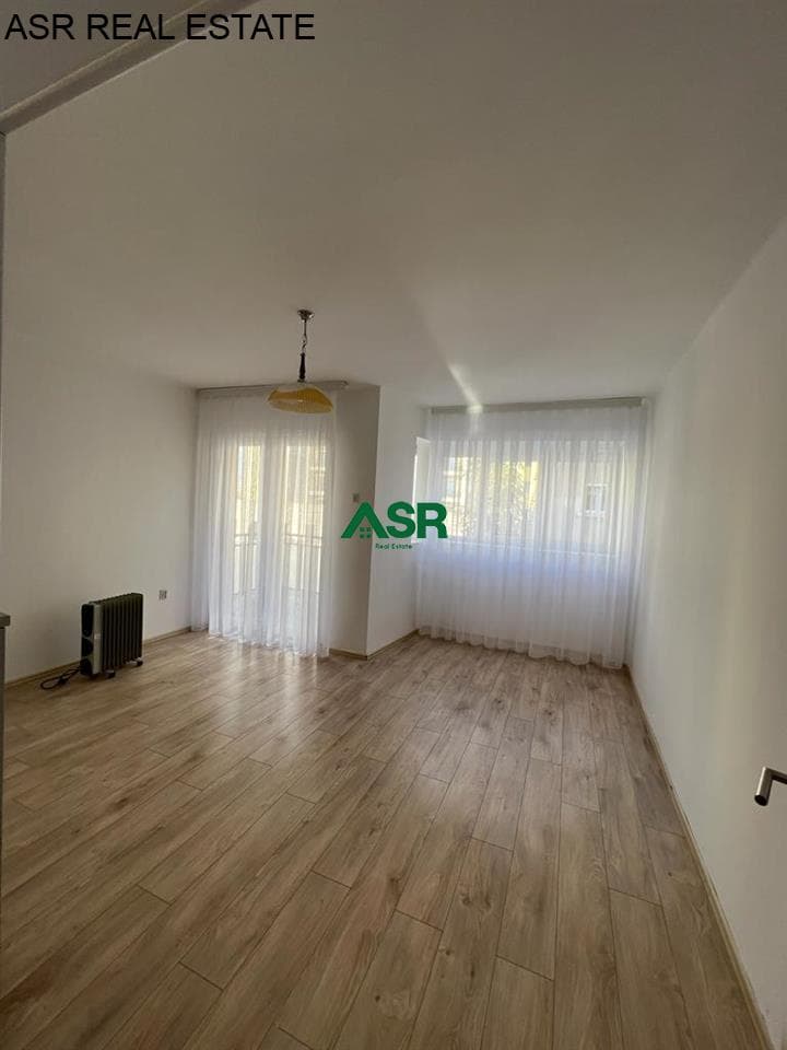 Zyre me qira në lagjën qender, ne sheshin Nene Tereza 4