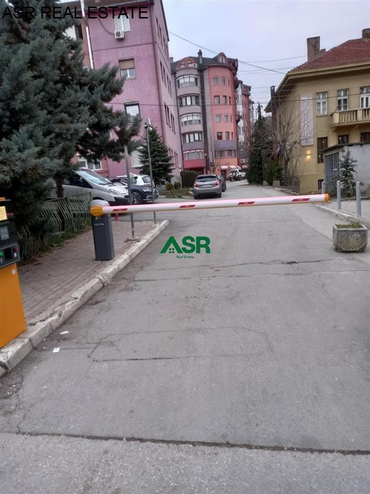 Lëshohet banesa me qira në lagjën Qender 4