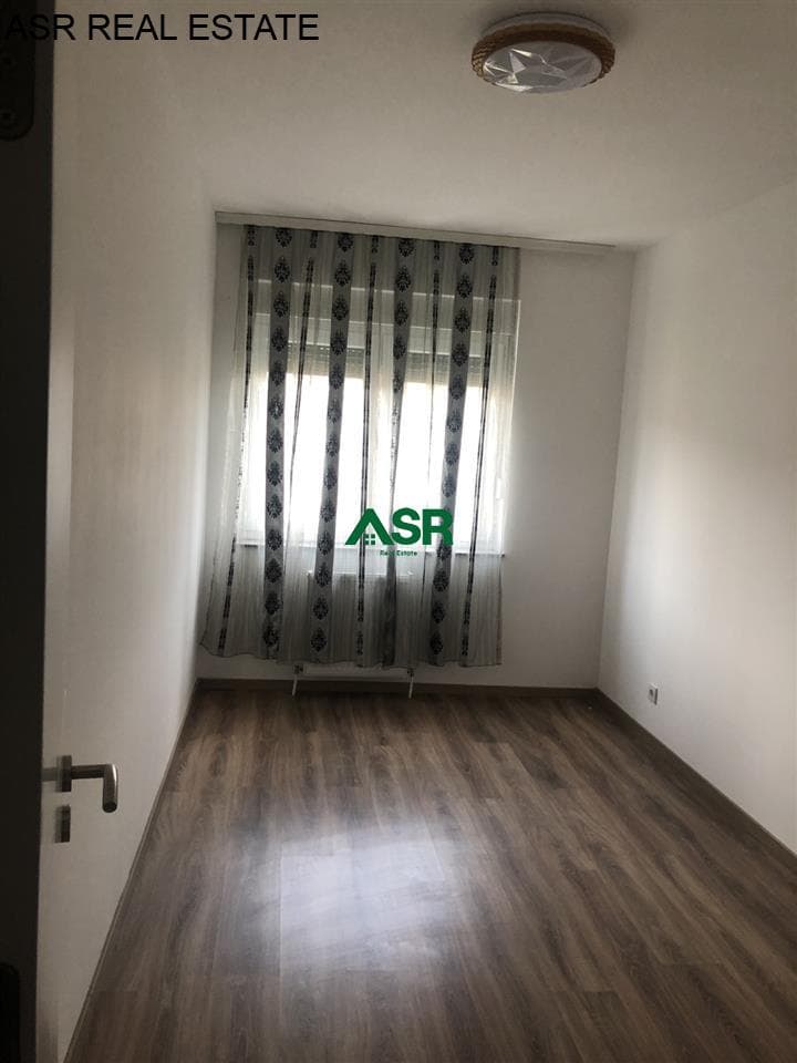 Lëshohet banesa me qera në lagjën Arberia, Dragodan 4