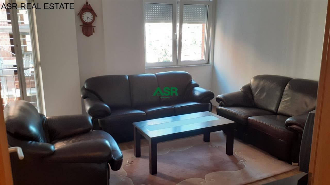Lëshohet banesa me qira në lagjën Mati 1 4