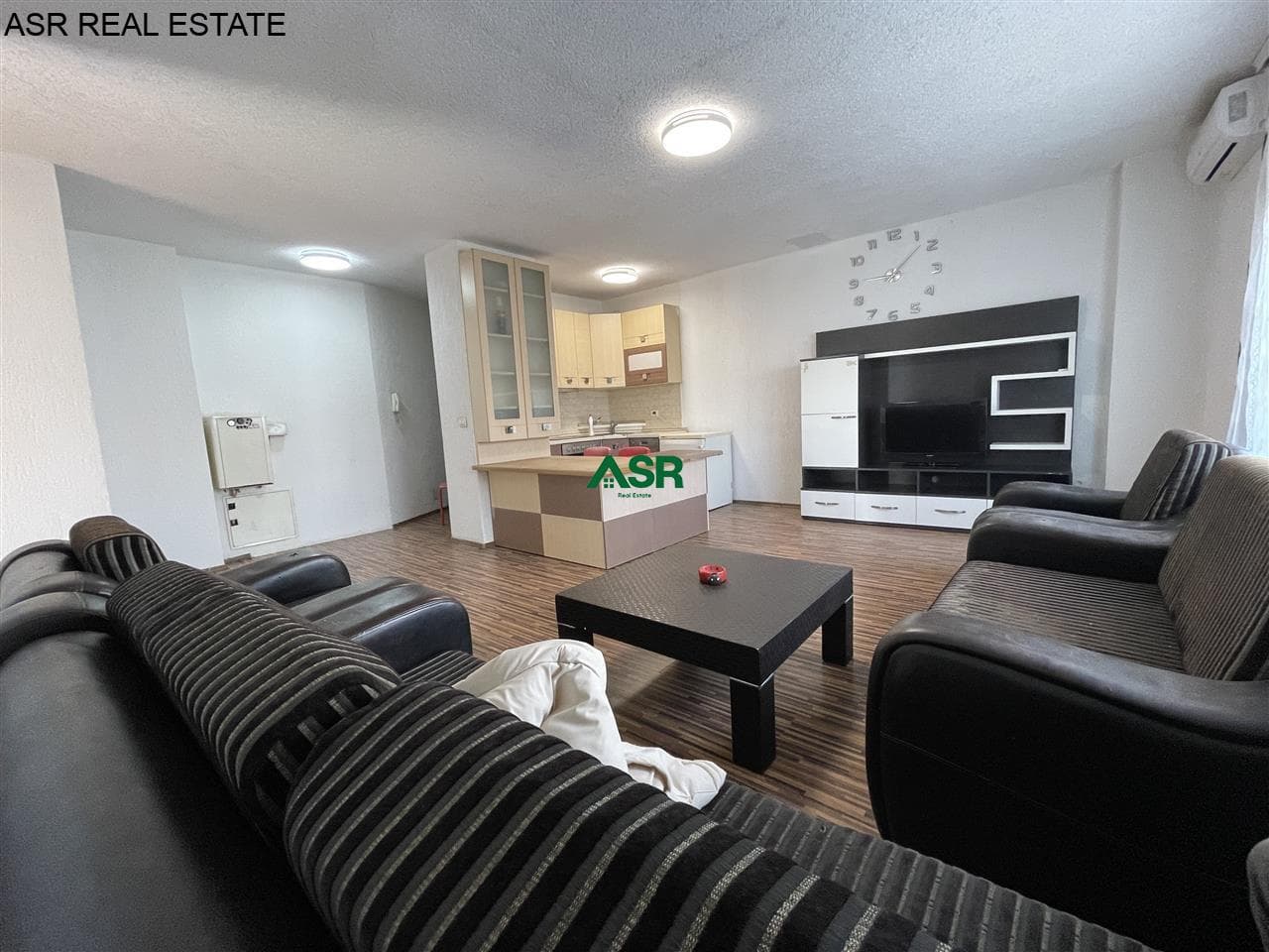 Lëshohet banesa penthouse me qira në lagjen Lakrishte 2