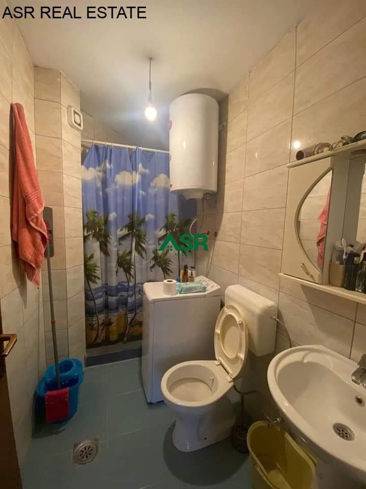Lëshohet banesa e tipit gasoniere me qira në lagjën Tophane 2