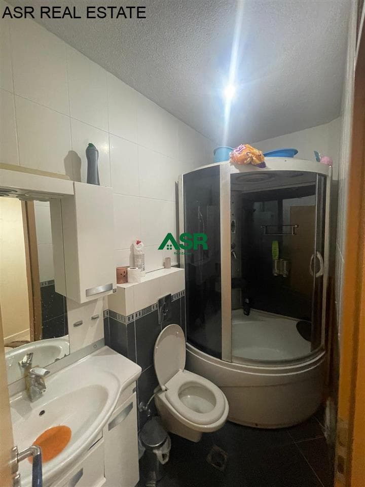 Lëshohet banesa me qira në lagjën Bregu i diellit 3