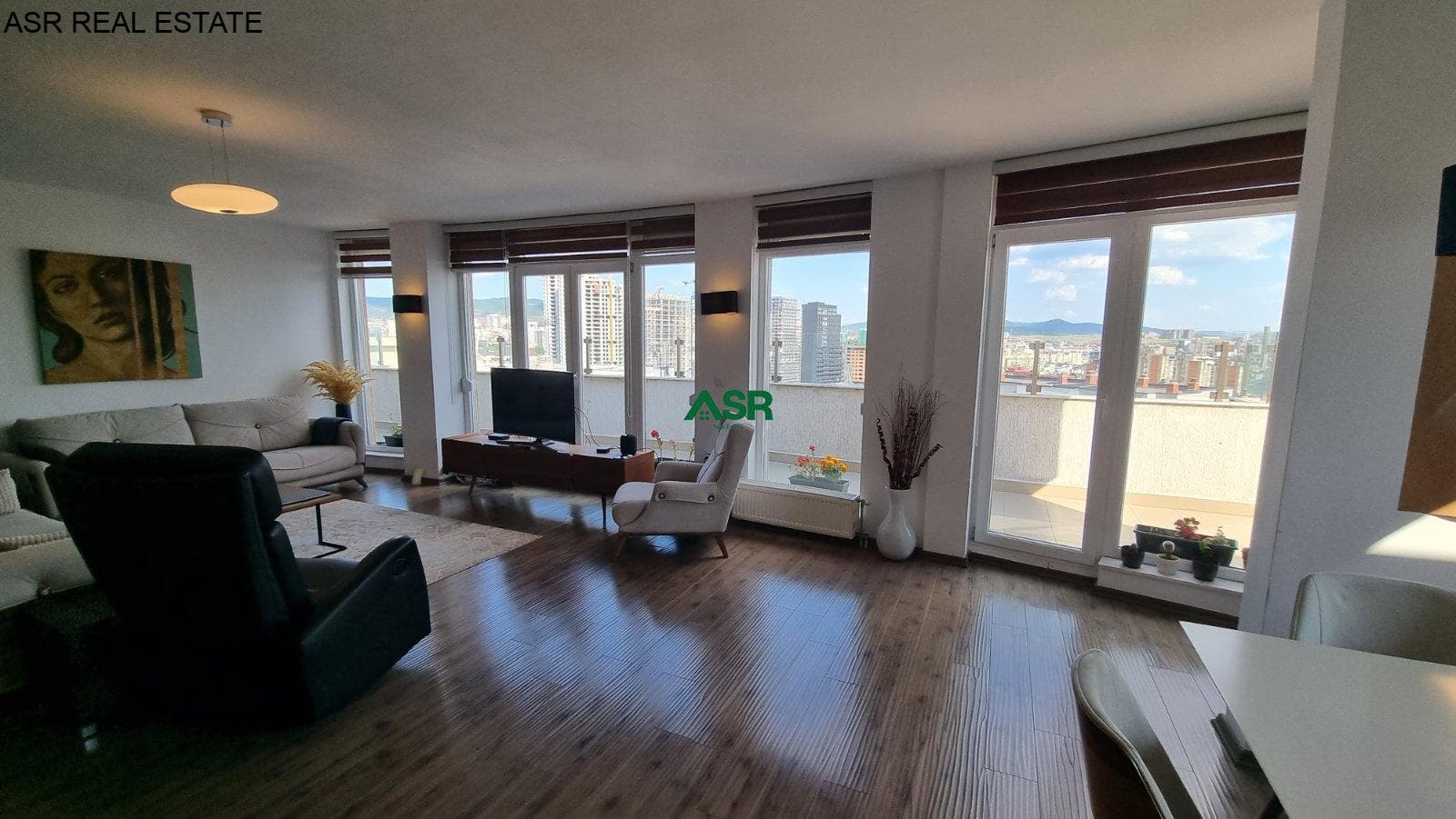 Lëshohet banesa Penthouse me qira në lagjën Arberia
