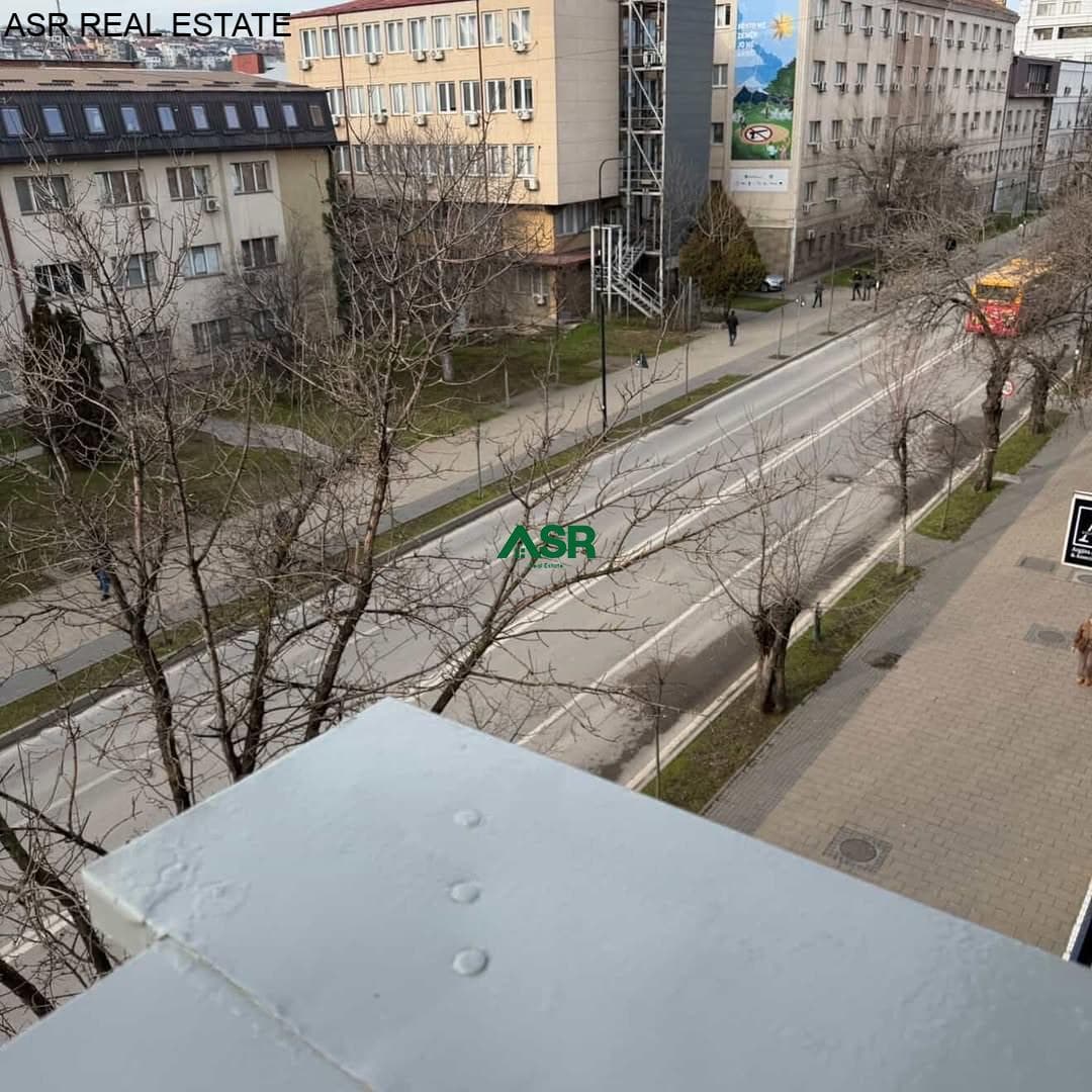 Ofrohet banesa me qira me sipërfaqe 64m2, në Qender, rr. Luan Haradinaj,Prishtinë. 3
