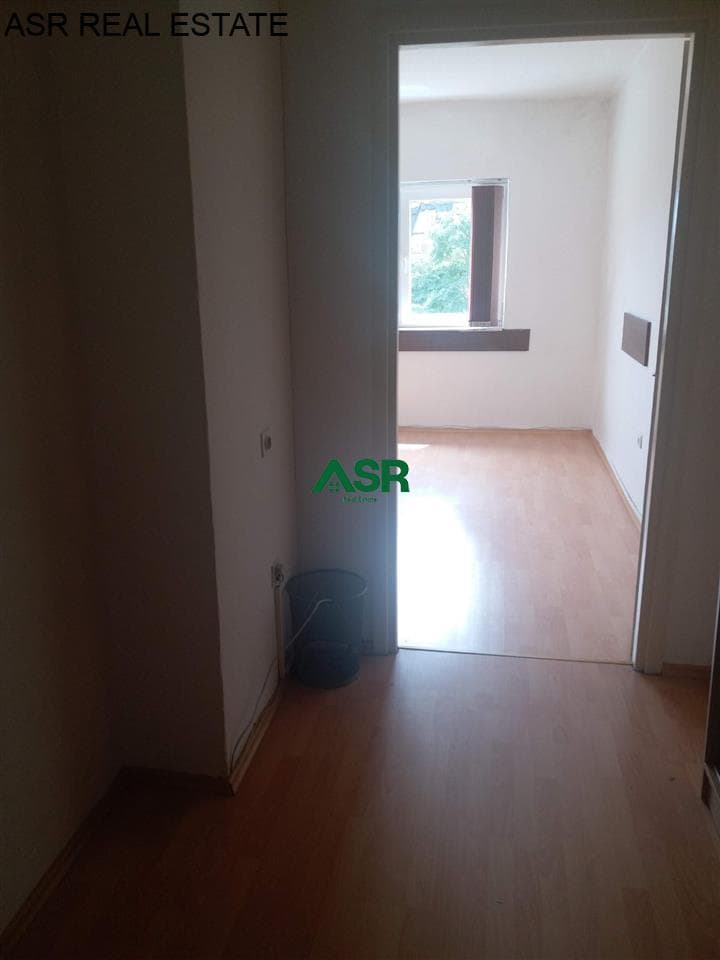 Lëshohet banesa me qira per zyre në lagjen qender 2
