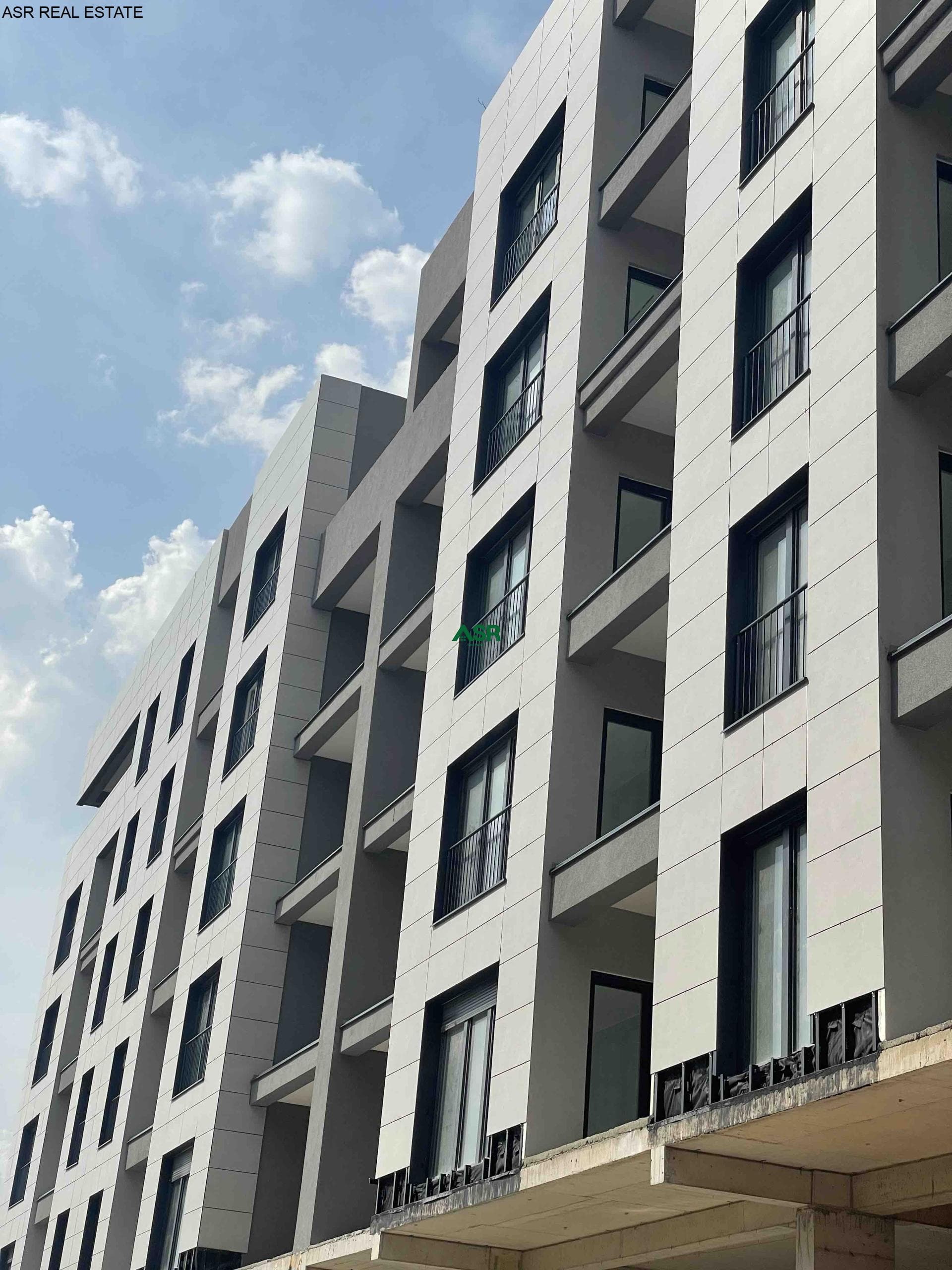 Ofrohet #BANESA me siperfaqe 93.57 m² per #SHITJE në lagjen Arberia