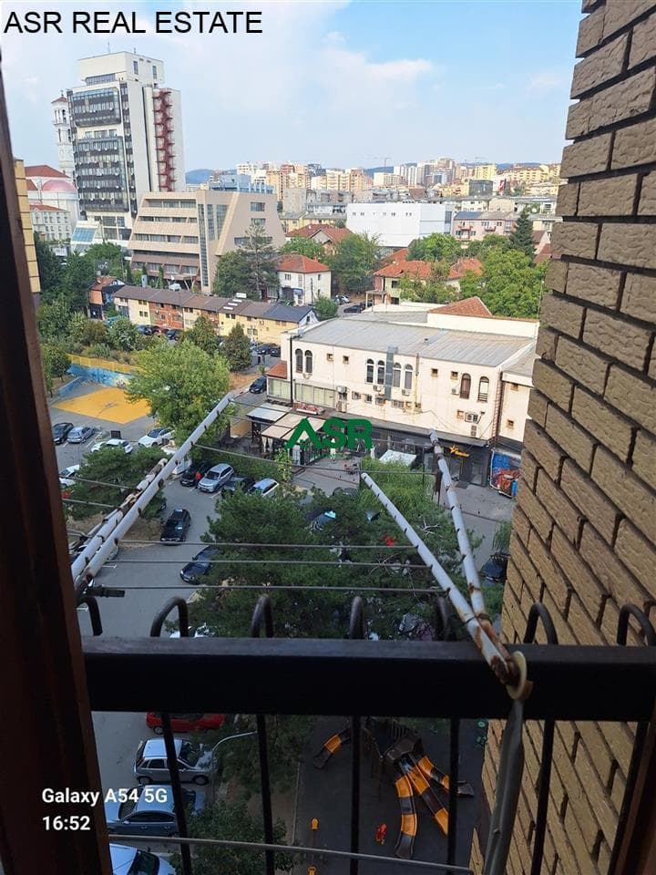 Ofrohet banesa me qira në lagjen Santea