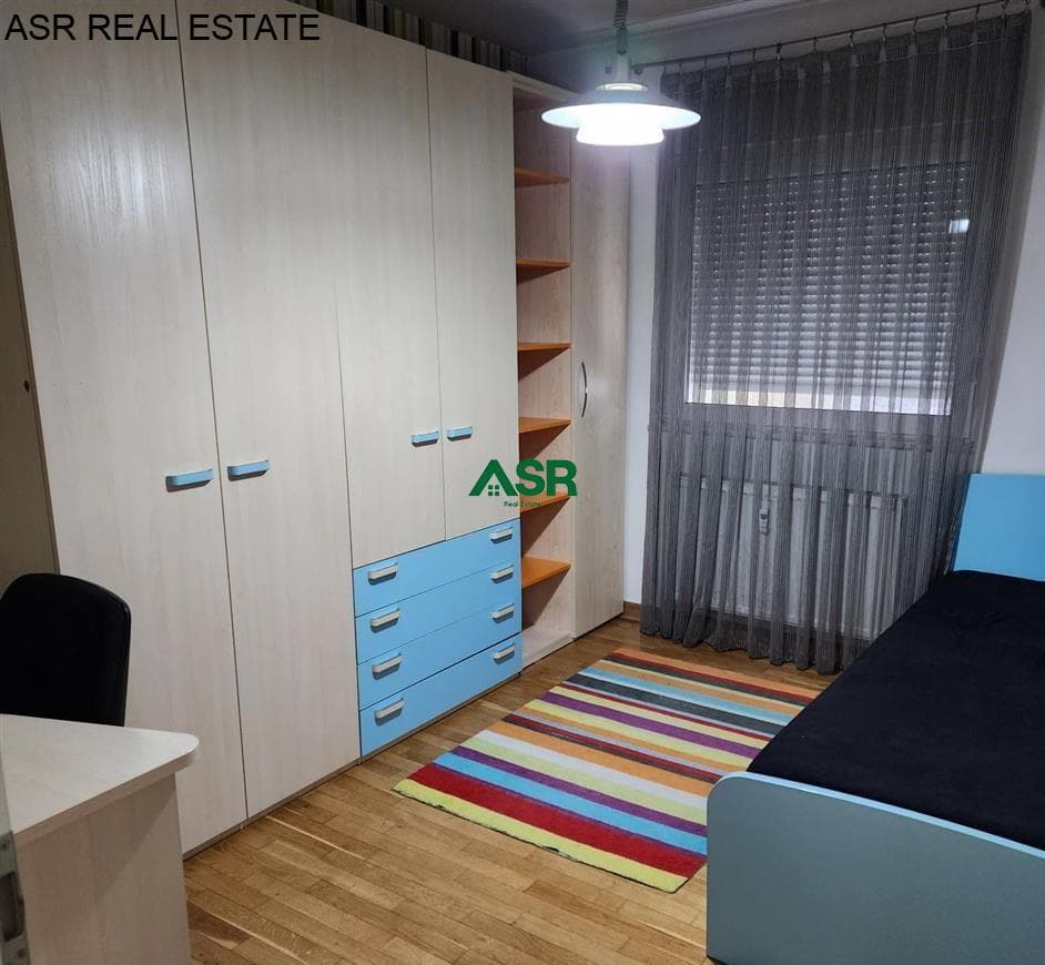 Banesë 178m2 me qira në rr.B
