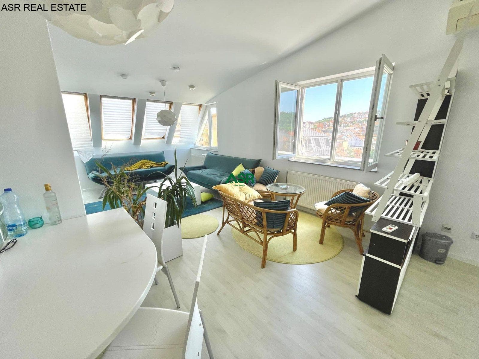 Lëshohet banesa penthouse me qira në lagjën 4 llulla 3
