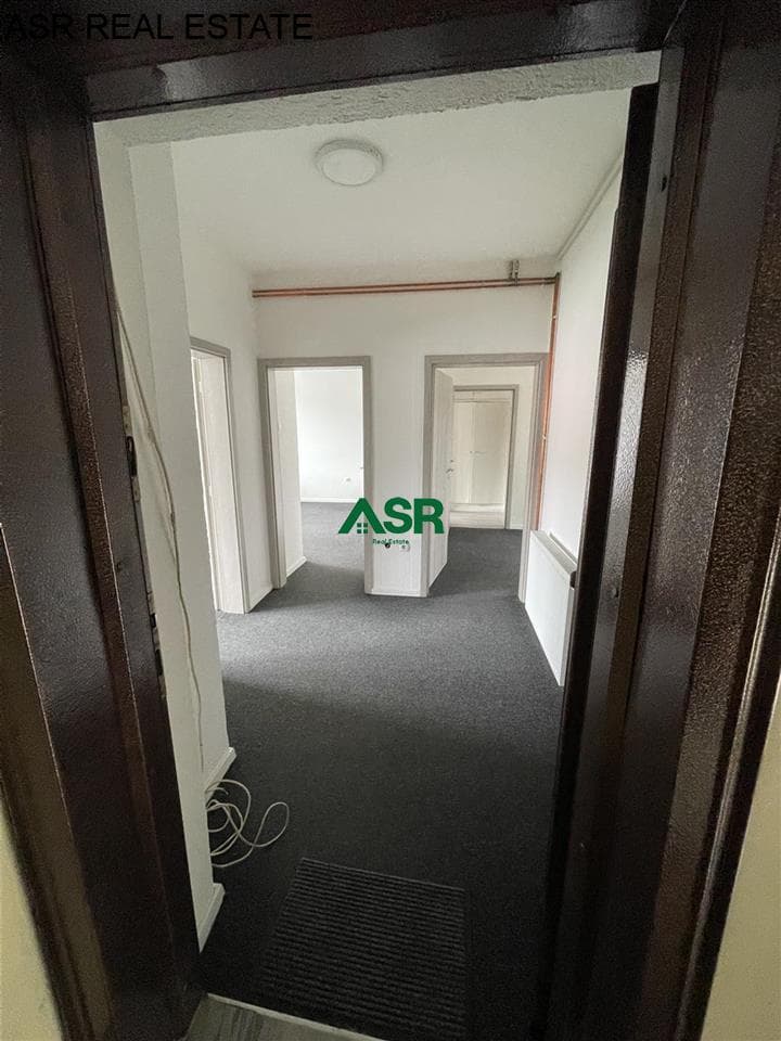 Lëshohet banesa per zyre me qira në lagjën Qender te Prishtines 2