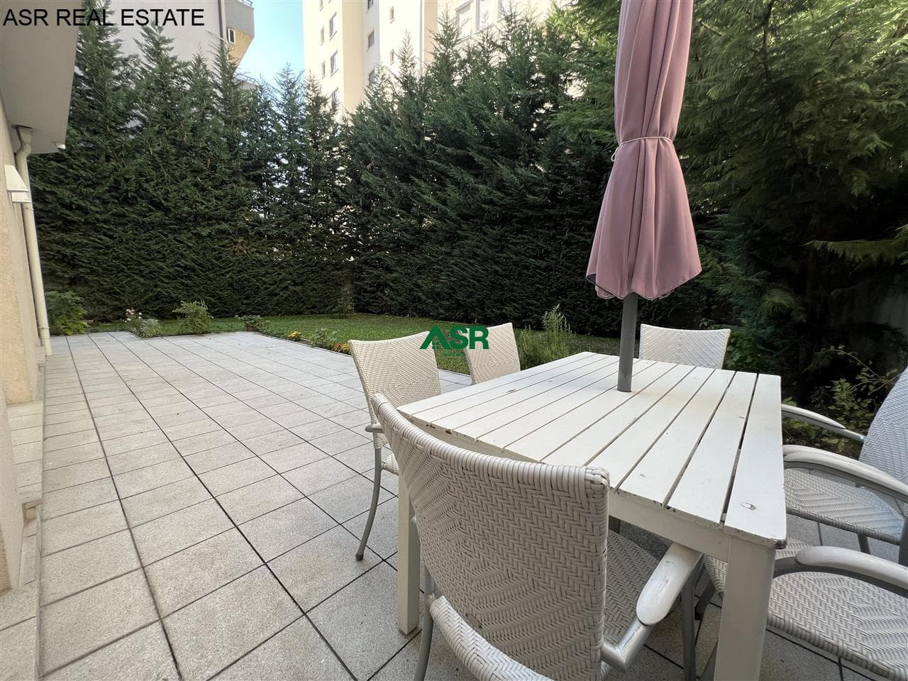 Banesë 170m2 me qira në Qender 2