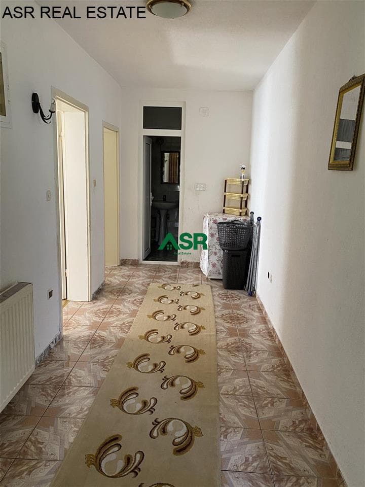 Leshohet kati i shtepise me hyrje te vecante me qira ne lagjen Bregu i diellit 2