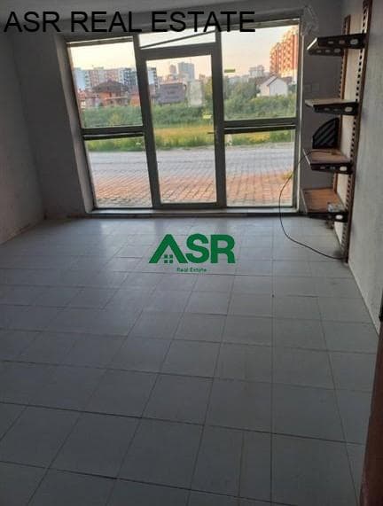 Lokal 100m2 me qira në Emshir 2