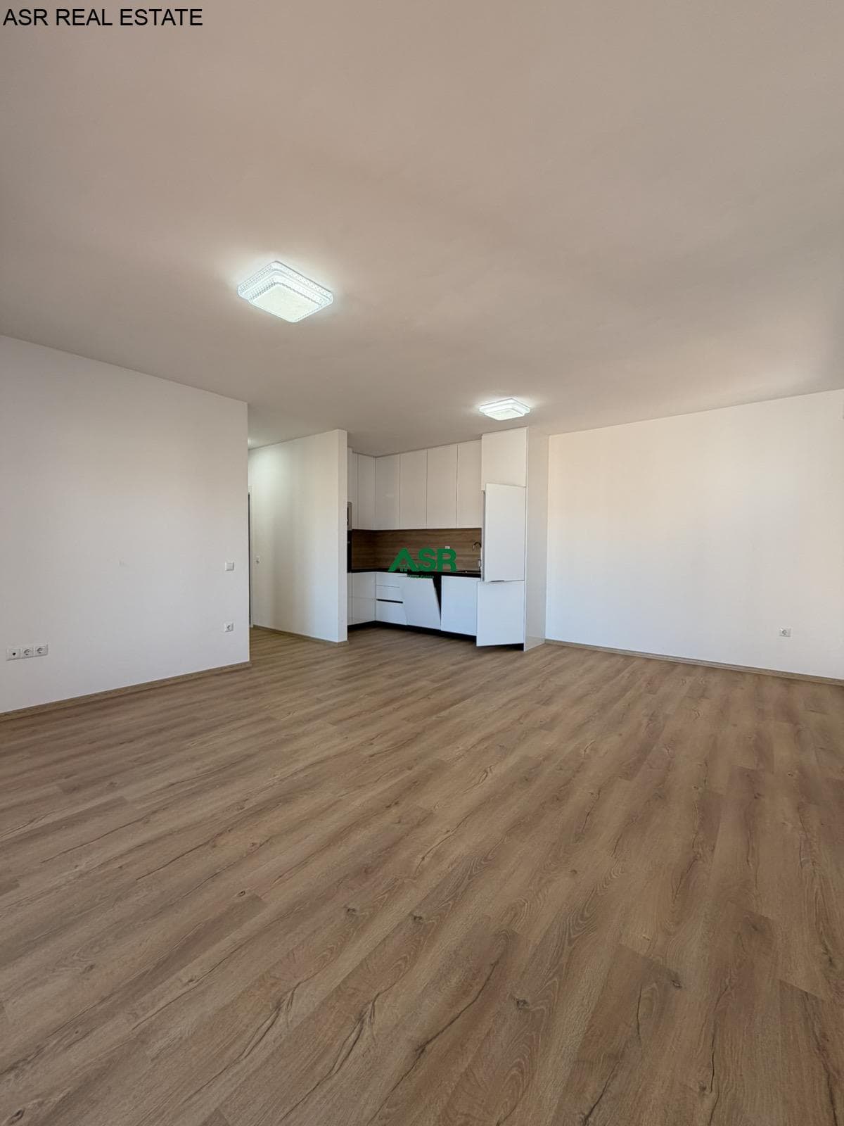 Banesë 90m2 me qira në lagjen Tophane 2