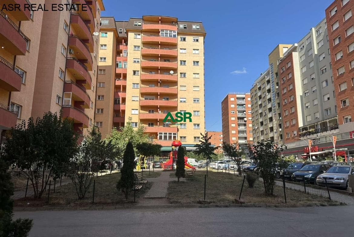 Ofrohet per #shitje banesa në lagjën Emshir 2