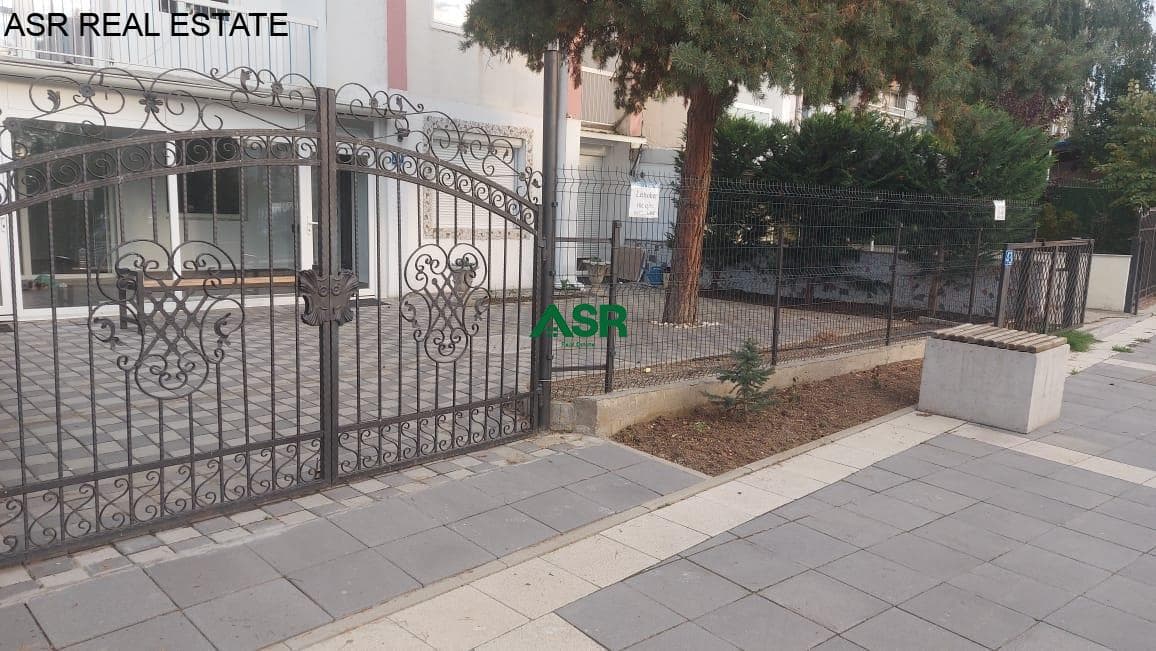 Banesë 115m2 neto dhe 100m2 oborr dhe podrum me qira në Dardani 2