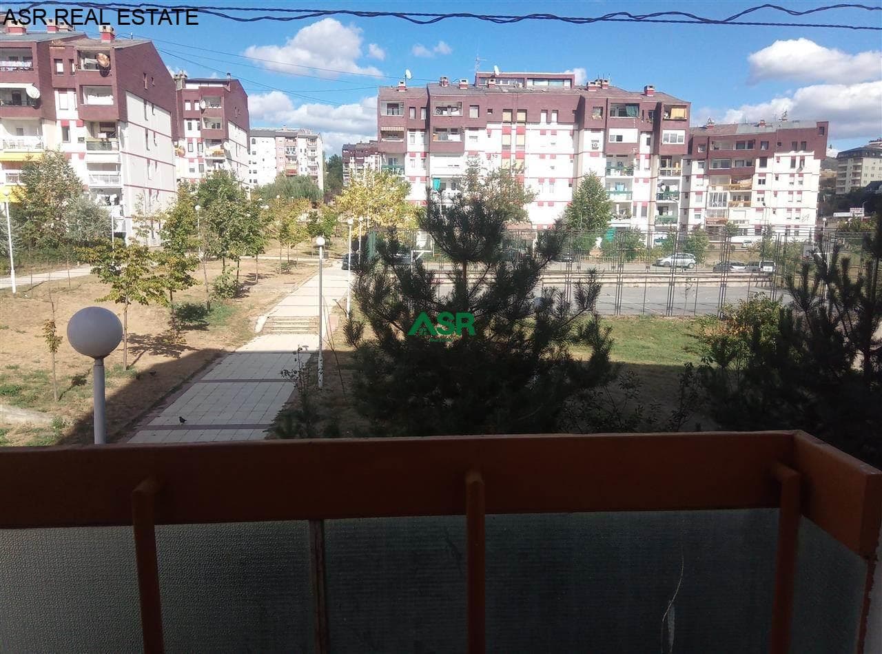 Banesë 100m2 me qira në rr.B, Afer Royal Mall. 2