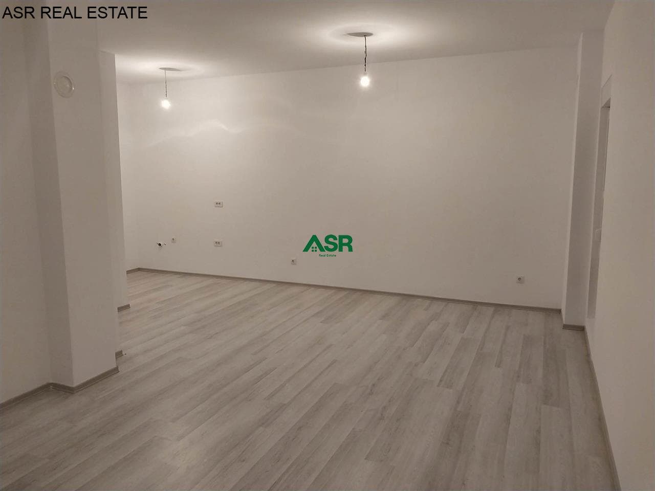 Lëshohet banesa e tipit Penthouse me qira në lagjen Arberia 2