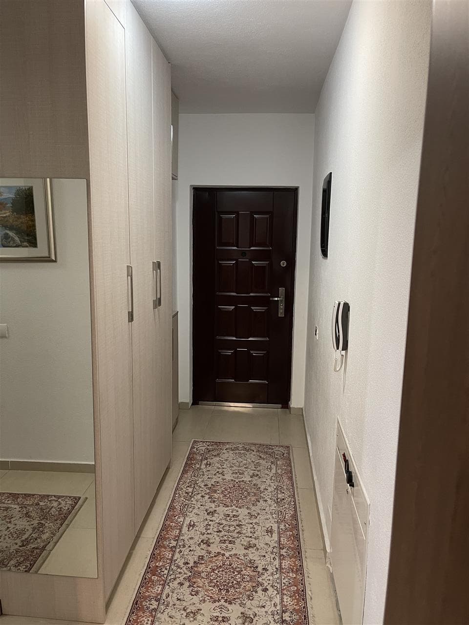Lëshohet banesa me qera në Fushë Kosovë