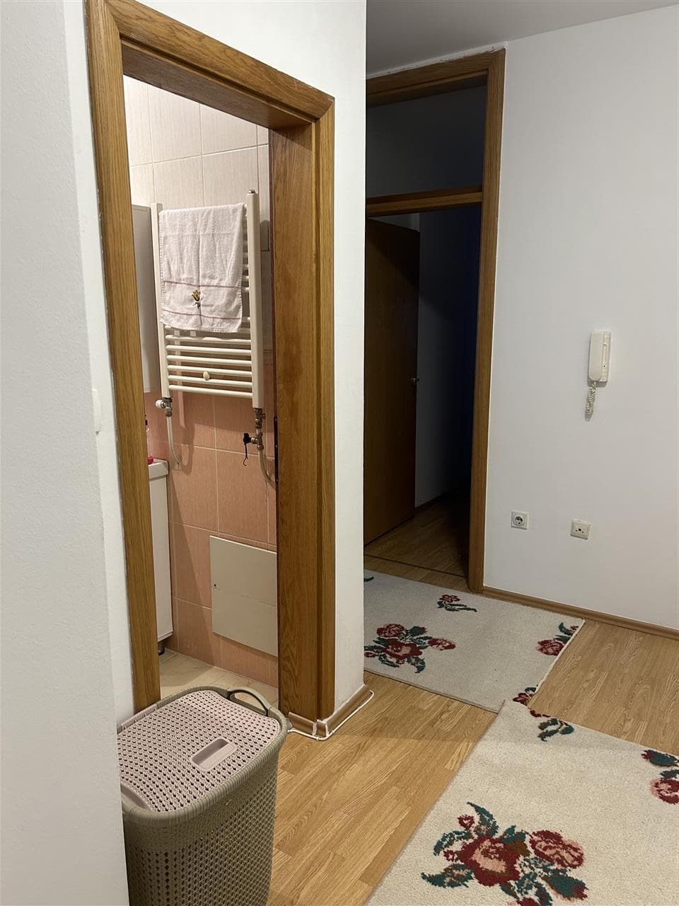 Banesë 70m2 me qira në lagjen e Muhaxherëve