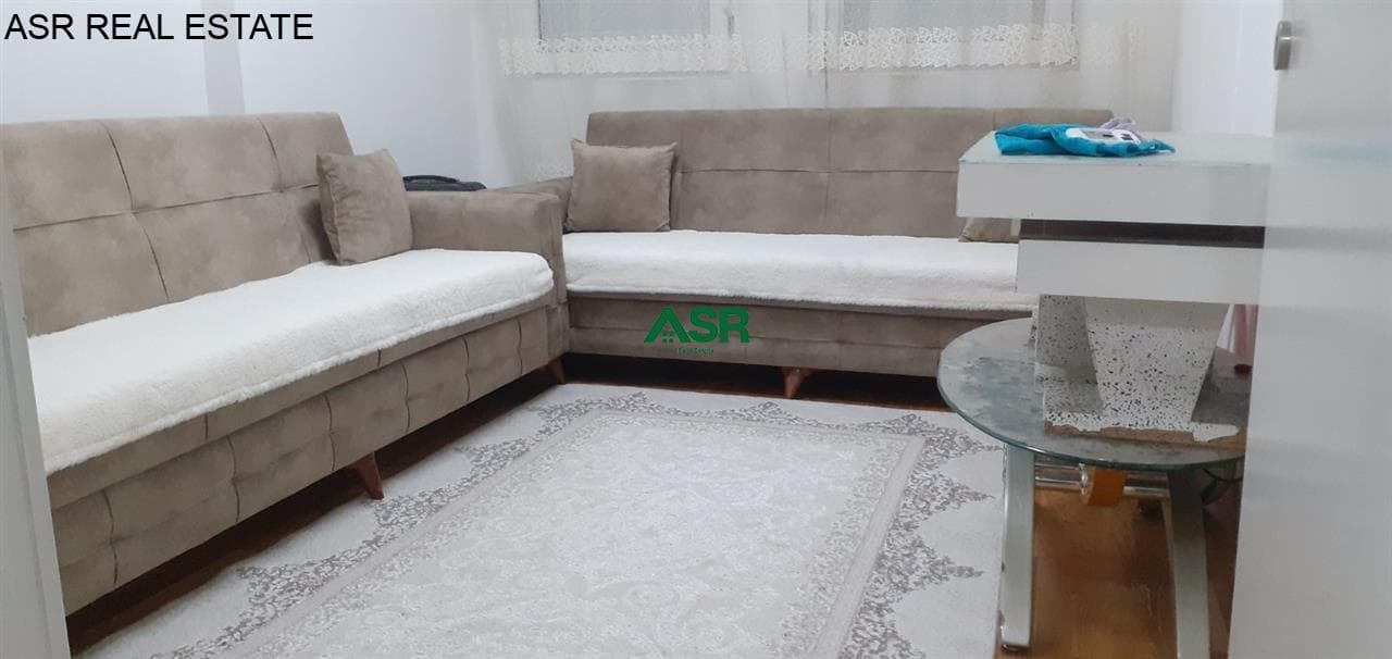 Lëshohet banesa me qira në lagjen Tophane 4
