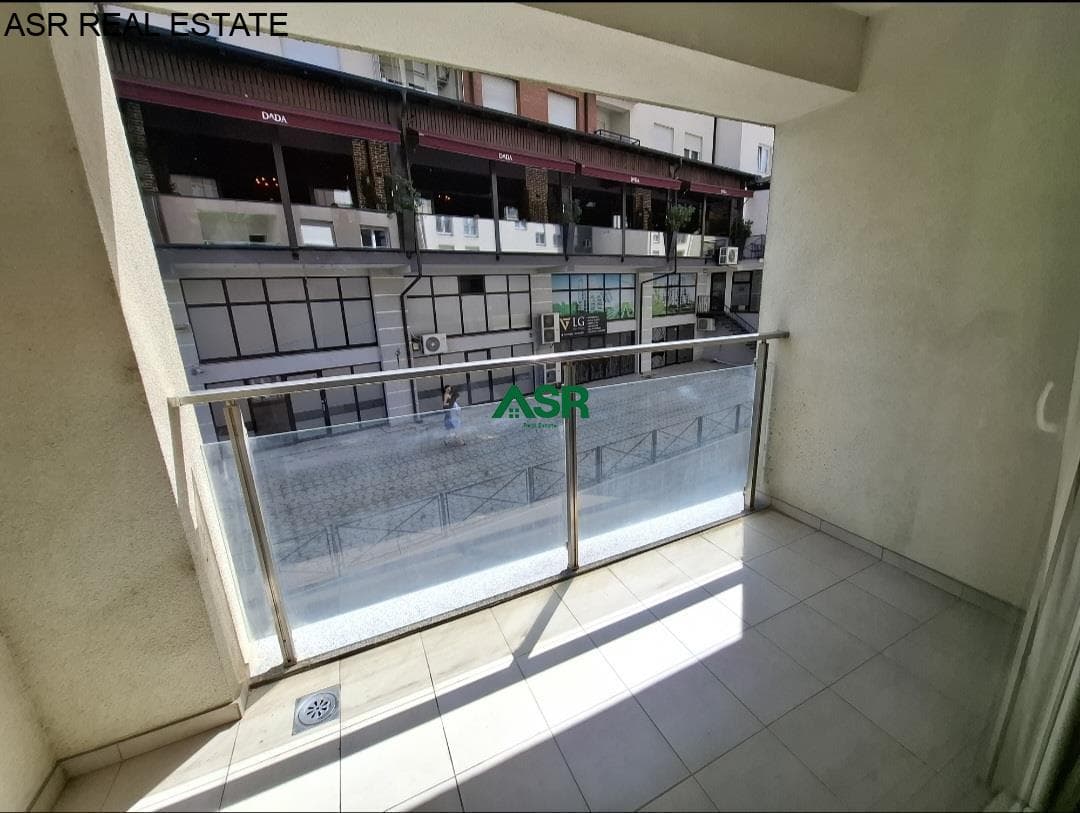 Banesë/ZYRE 68m2 me qira në rr.B
