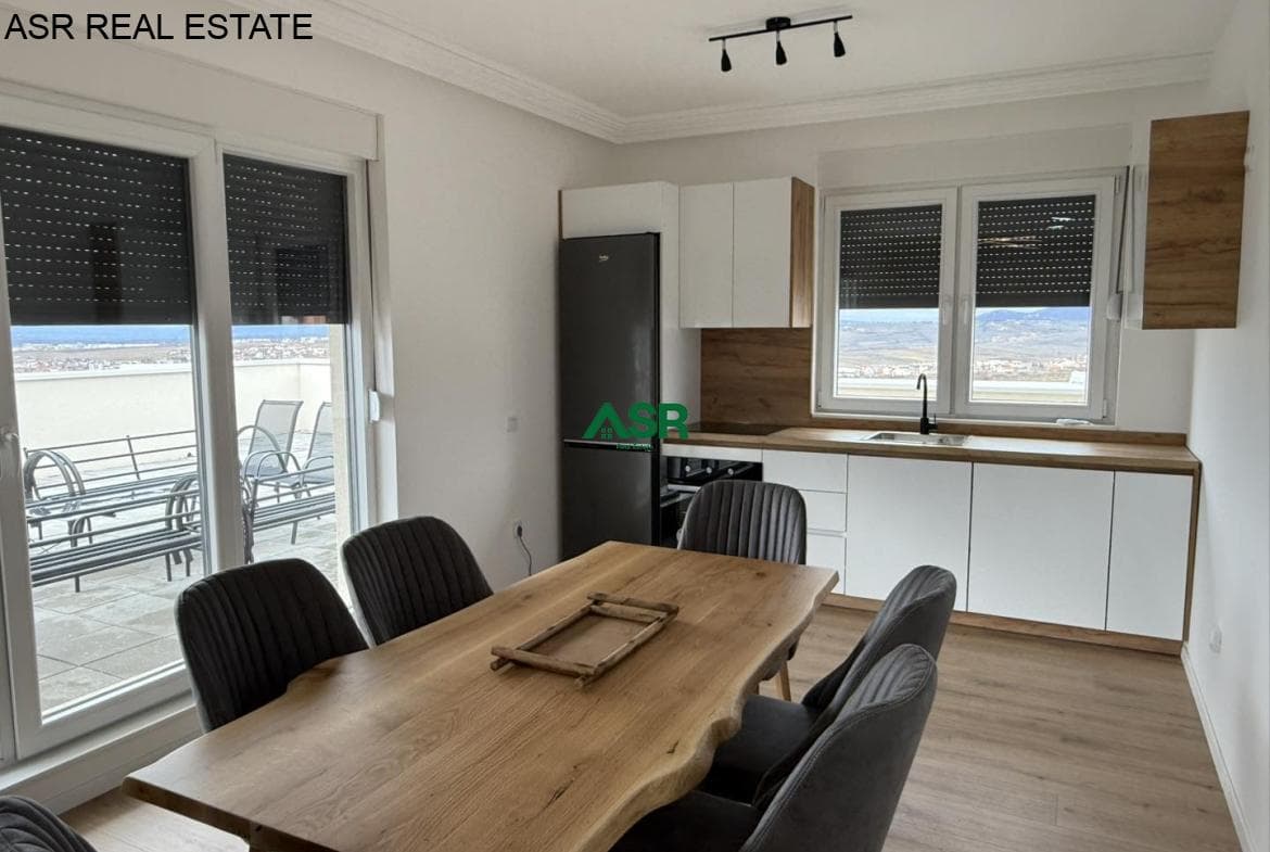 Ofrohet per SHITJE banesa (penthouse) në Lagjen Arberia 2