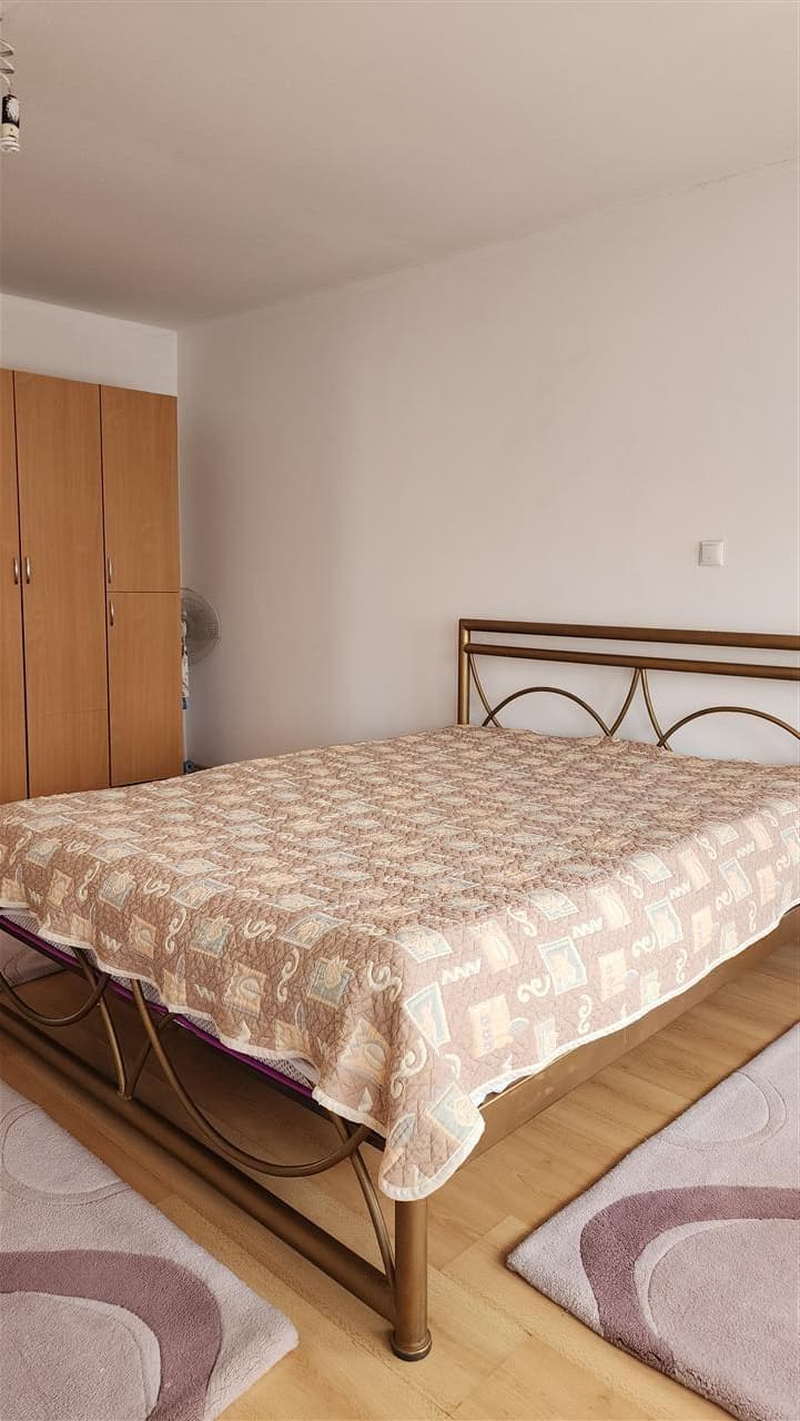 Lëshohet banesa me qera në lagjën Taslixhe 2