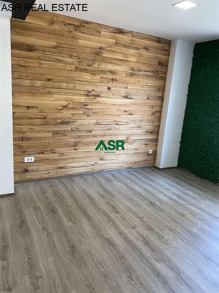 Lokal 32m2 me qira në rr.B