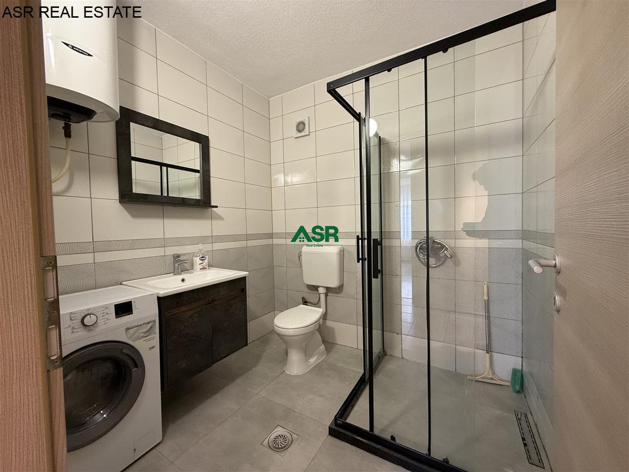 Banesë 80.4 m2 ne shitje në lagjen Tophane 3