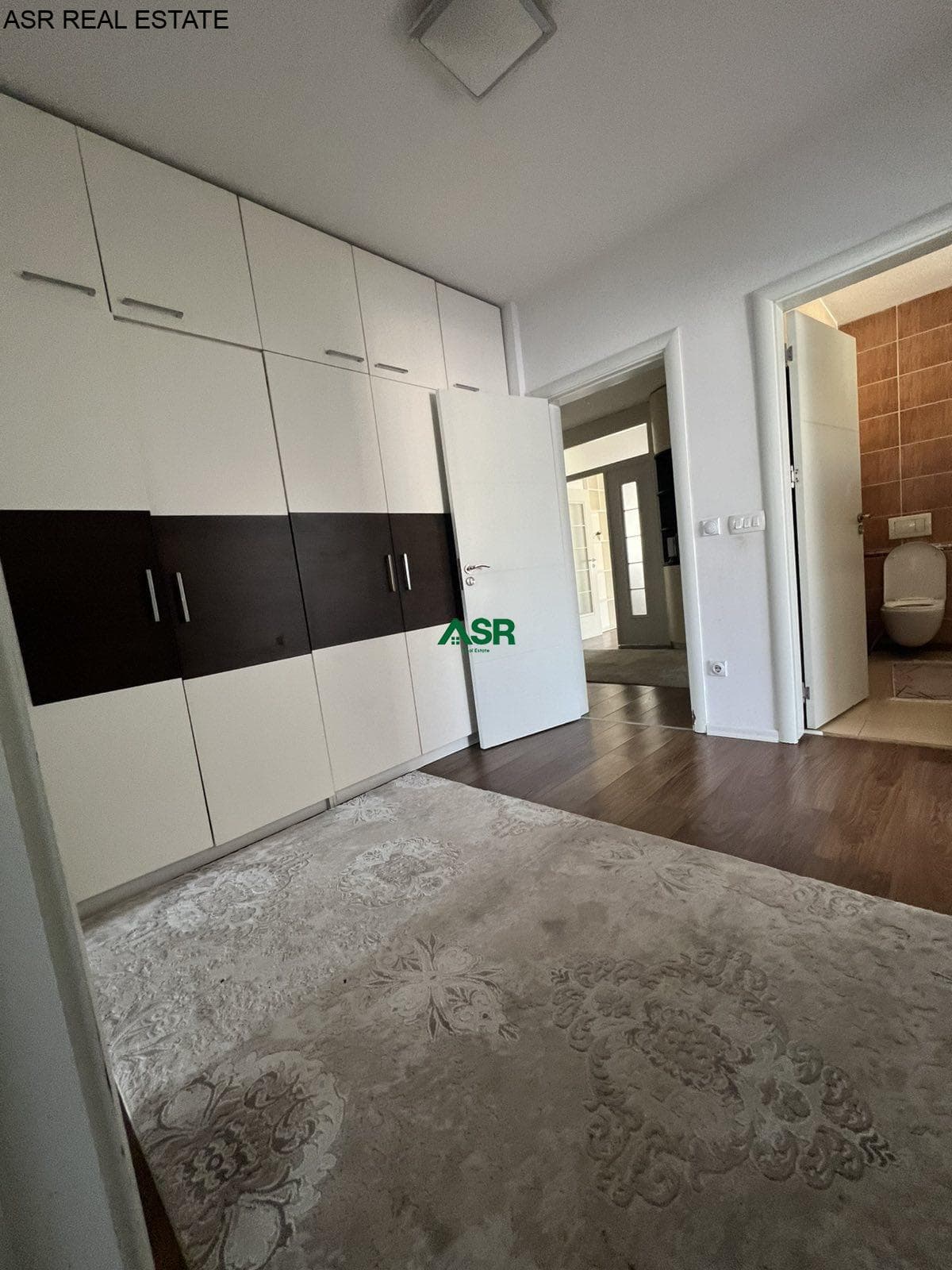 Banesë Penthouse 165m2 me qira në udhekryqin ndermjet rruges B dhe C 4