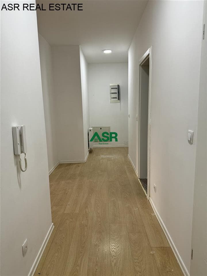Banesë/zyre 107m2 me qira në lagjen e spitalit 4