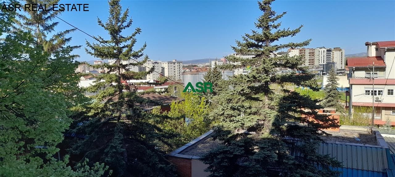 Lëshohet banesa me qera në lagjën Dardania 4