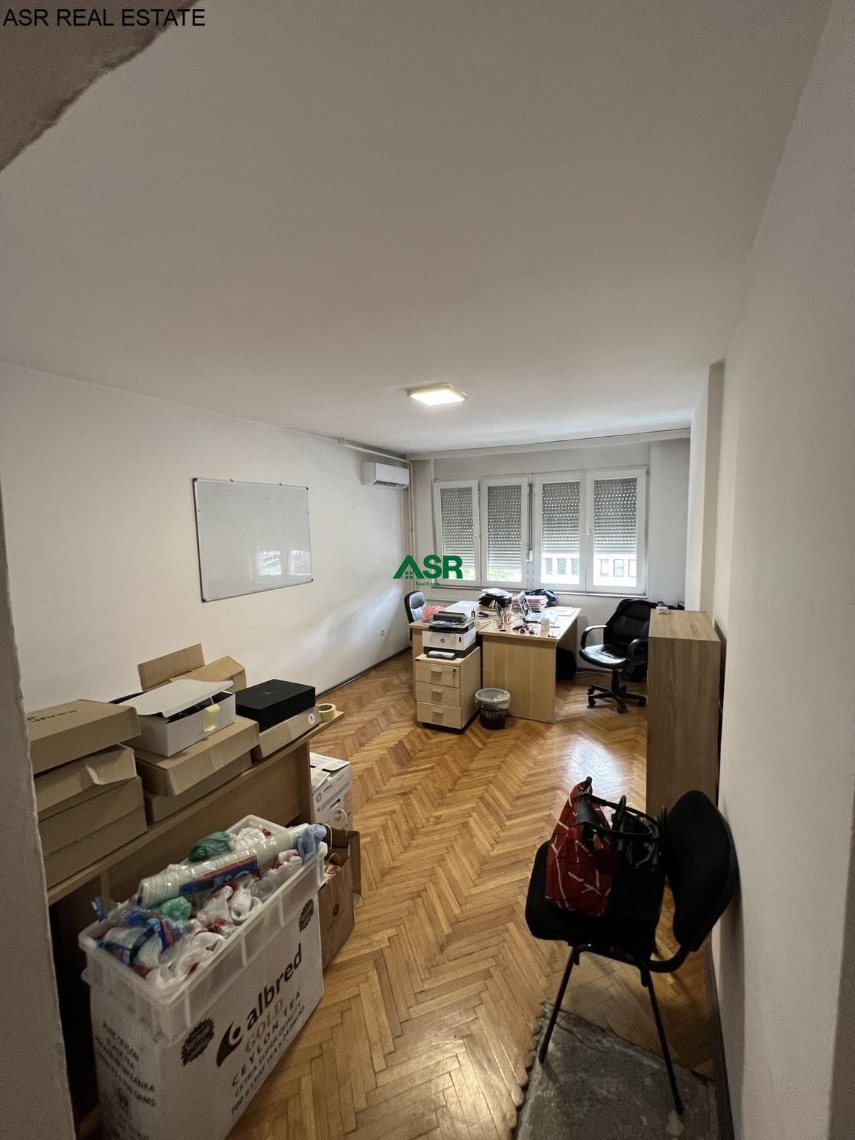 Lëshohet banesa/ zyre me qira në lagjën Qender 3