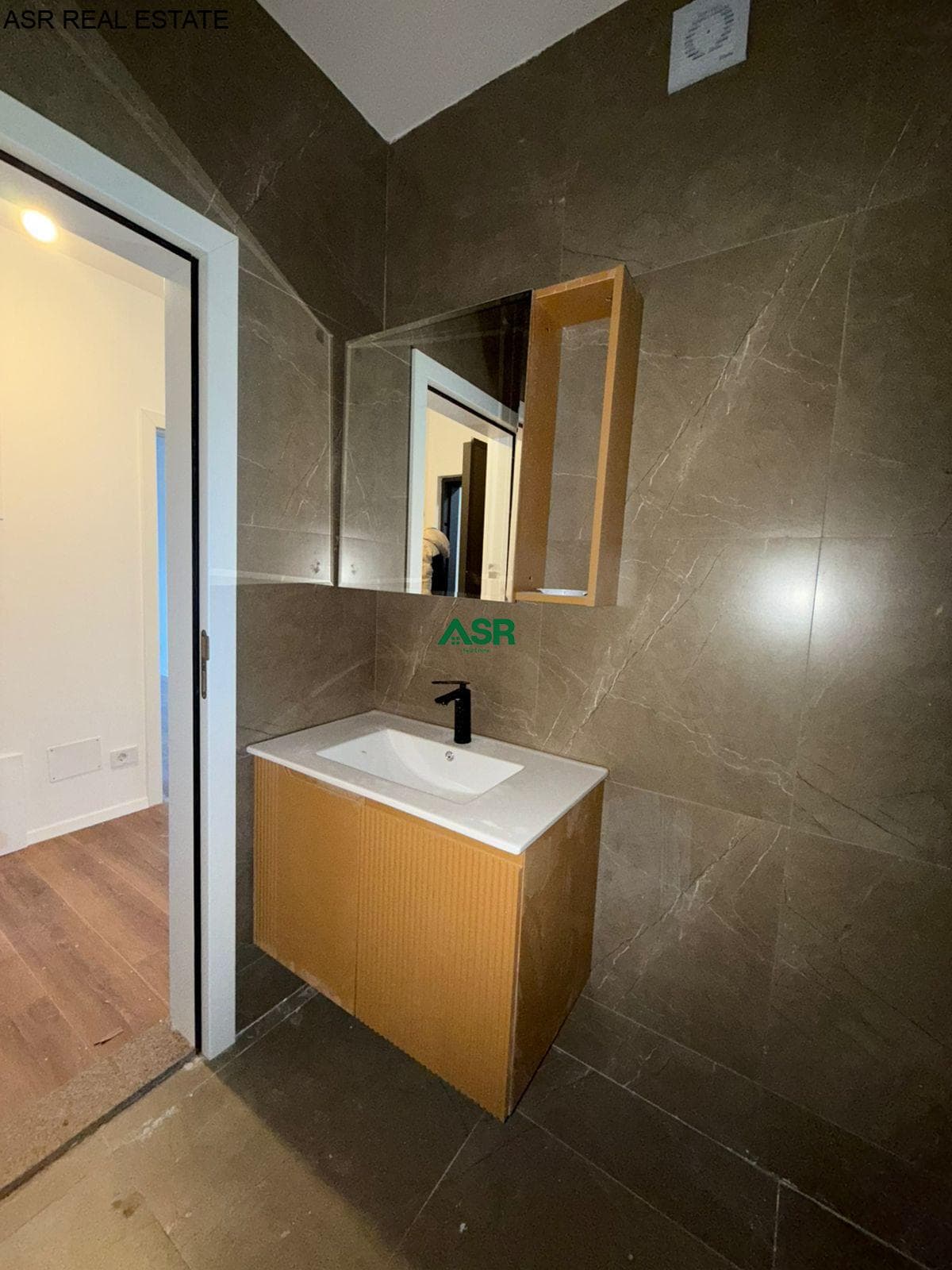 Banesë/Zyre 106m2 me qira në lagjen Prishtina e re 2