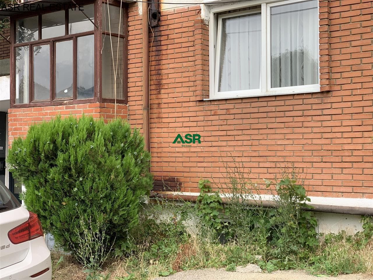 Ofrohet banesa me qira per zyre në lagjen bregu i diellit 2