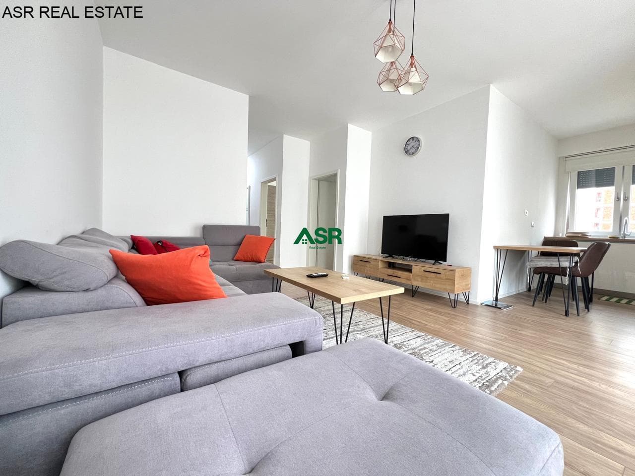 Banesë Penthouse me qira ne Aktash 2