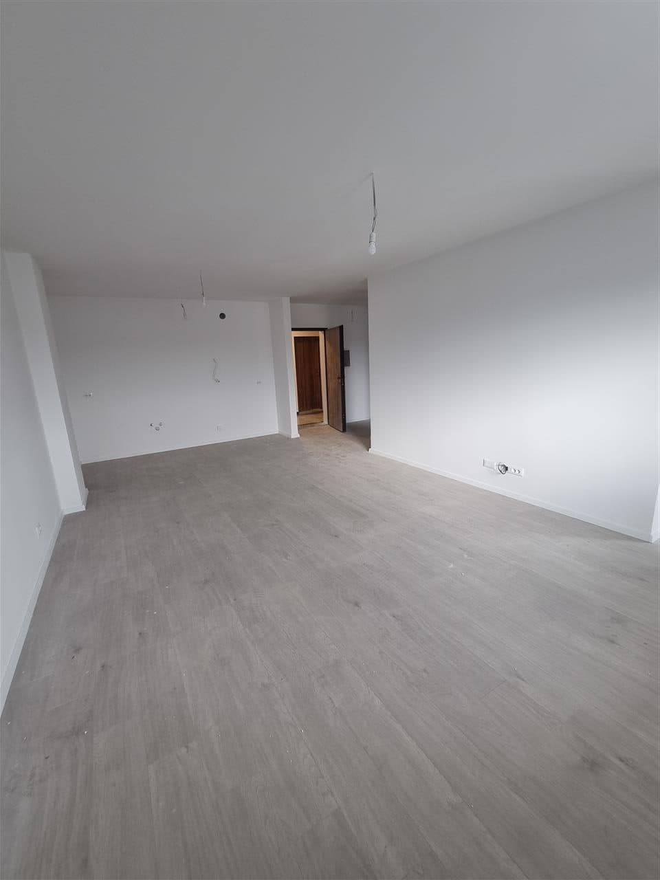 Banesë/Zyre 89m2 me qira në rr.Muharrem Fejza