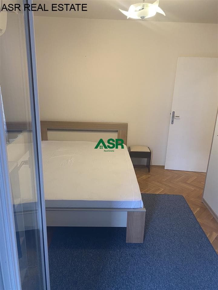 Ofrohet banesa per shitje në qender te Prishtines, 3