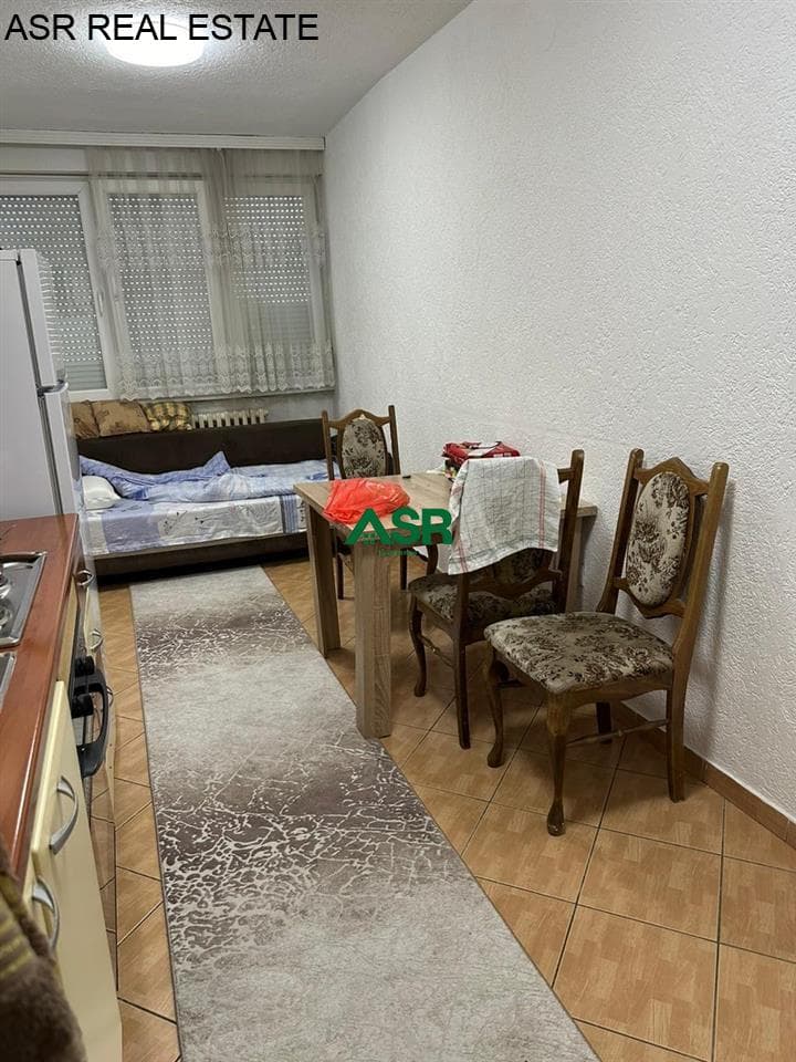 Ofrohet banesa me qira në lagjen dardani