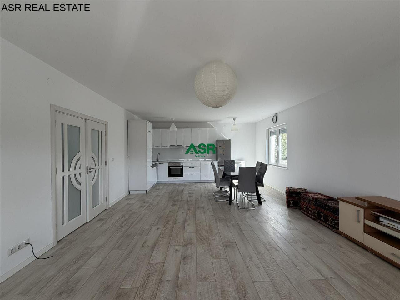 Shtepi 300m2 me qira në lagjen Nic 2